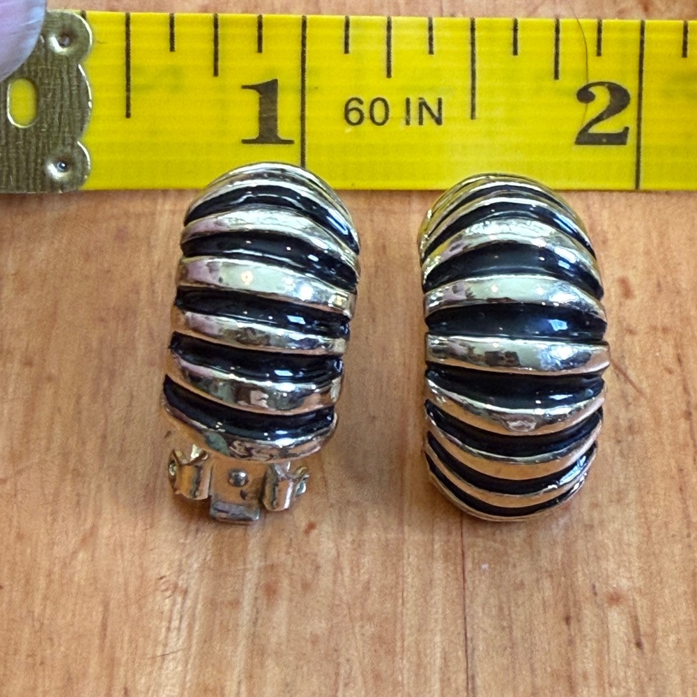 Vintage Gold Tone Black Enamel Striped Ribbed Dome Clip On Statement Earrings